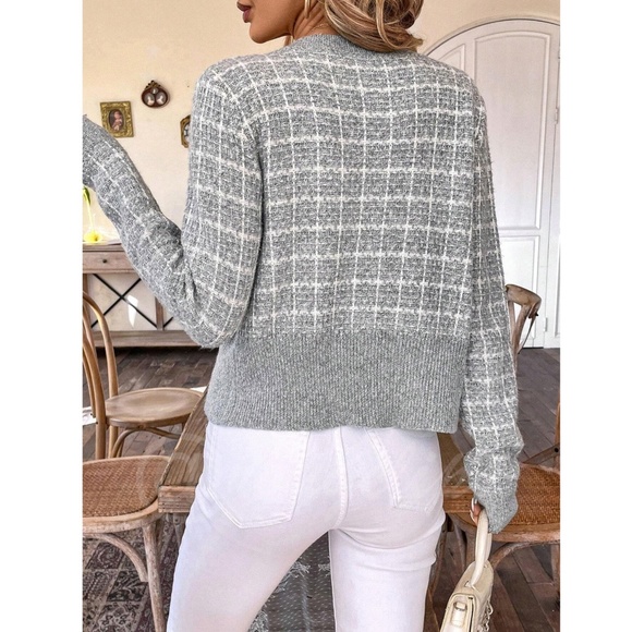 Gray Plaid Button Up Cardigan Knit Long Sleeve Stretchy - Picture 5 of 8